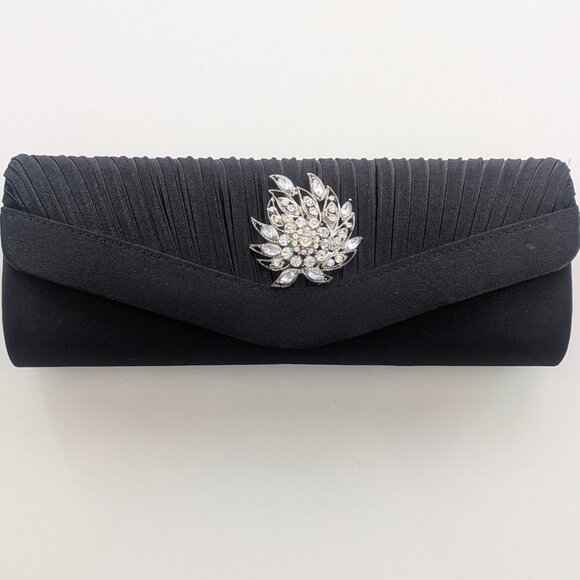 Evening Clutch with silver chain - Picture 1 of 5